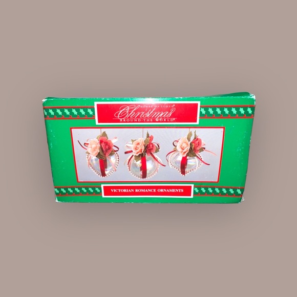 House Of Lloyd Christmas Victorian Romance Ornaments - Picture 1 of 10